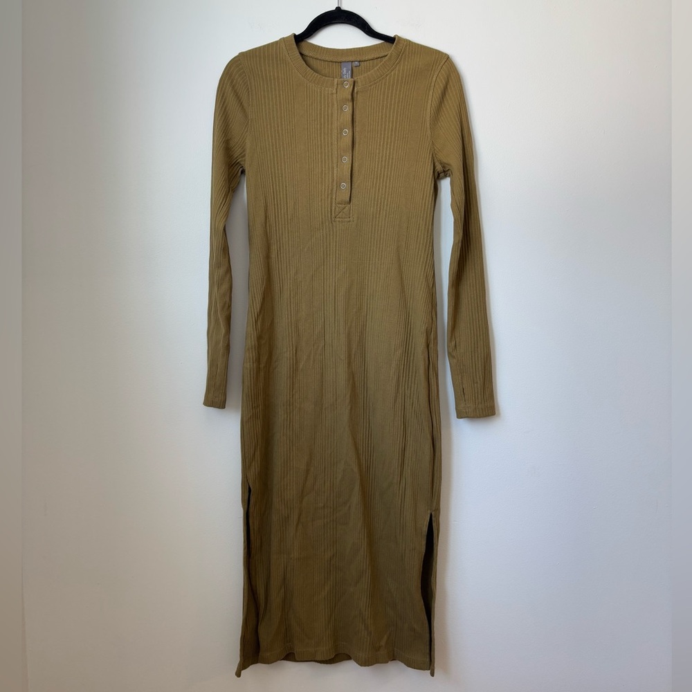 Sweaty Betty ribbed Henley midi dress